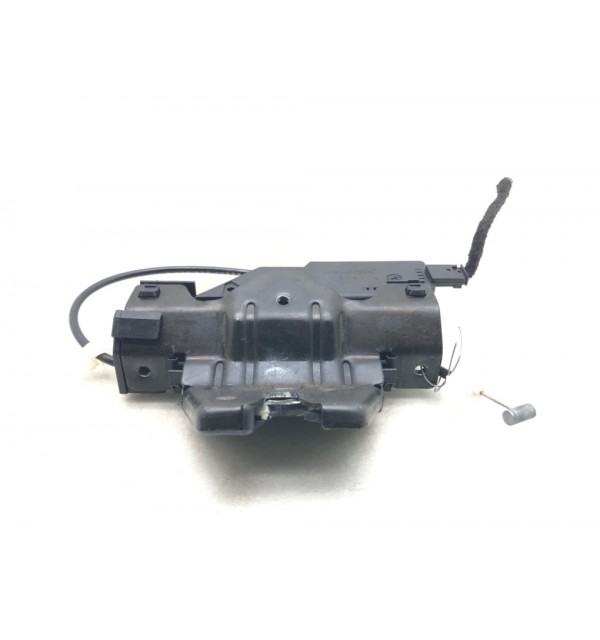 Замок багажника бу для BMW 3 E90/E91/E92/E93 2.0 TD,  2007 г.