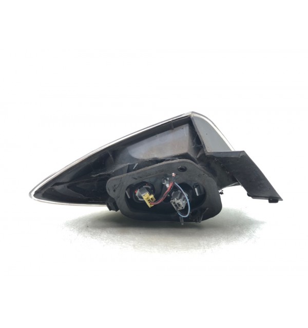 Фонарь задний правый бу для Mazda 3  BK 1.6 i,  2009 г.