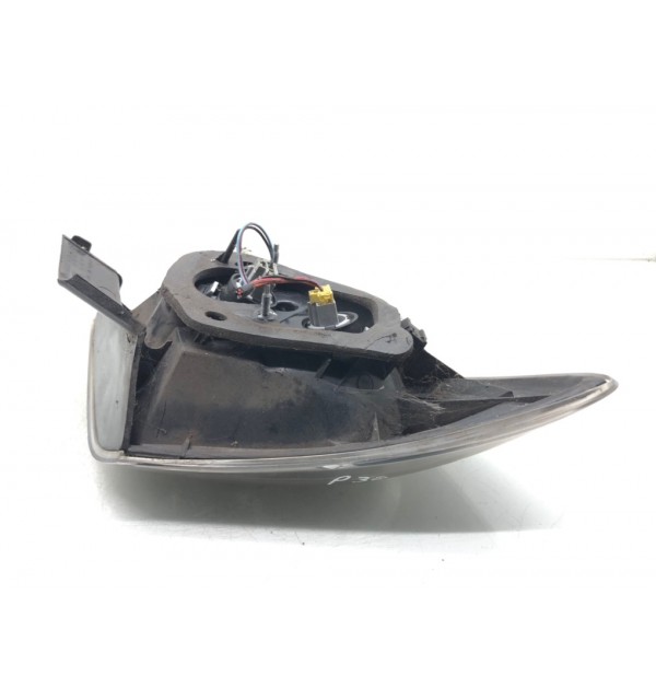 Фонарь задний правый бу для Mazda 3  BK 1.6 i,  2009 г.