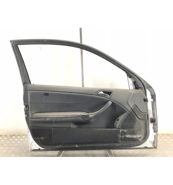 Дверь передняя левая бу для Mercedes C W203 1.8 i,  2008 г.