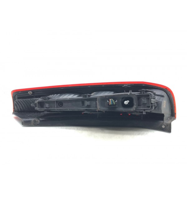 Фонарь задний левый бу для Ford Fiesta 5 1.4 i,  2004 г.