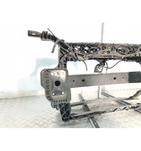 Панель передняя (телевизор) бу для Fiat Punto  1.2 i,  2008 г.