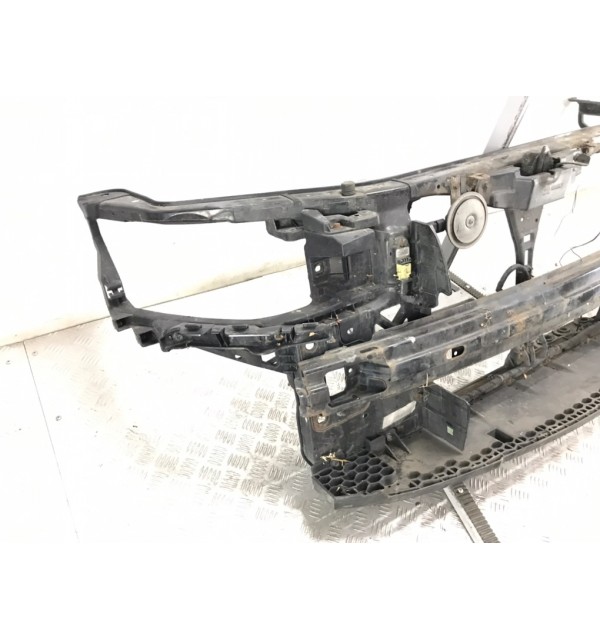 Панель передняя (телевизор) бу для Kia Ceed 1 1.6 CRDi,  2010 г.