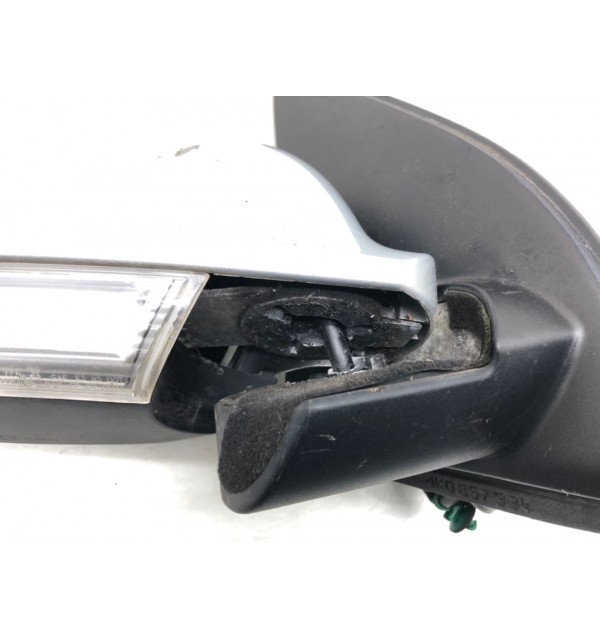 Зеркало наружное правое бу для Volkswagen Golf 5 1.6 FSI,  2004 г.