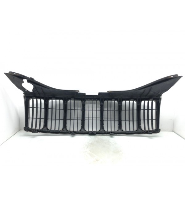 Решетка радиатора бу для Jeep Grand Cherokee WK 3.0 CRD,  2005 г.