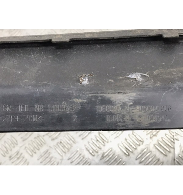 Накладка на бампер бу для Opel Vectra C 1.9 CDTi,  2005 г.