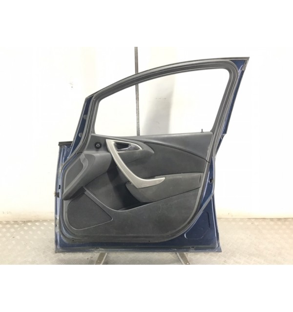 Дверь передняя правая бу для Opel Astra J 1.6 i,  2012 г.
