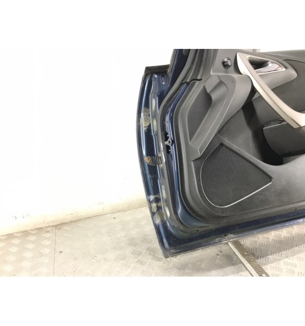 Дверь передняя правая бу для Opel Astra J 1.6 i,  2012 г.