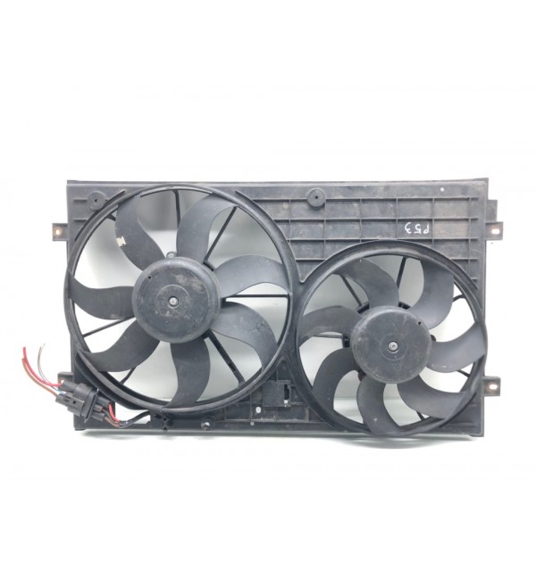 Вентилятор радиатора бу для Volkswagen Golf 5 1.6 FSI,  2004 г.