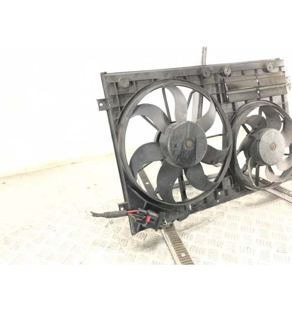 Вентилятор радиатора бу для Audi A3 8P 2.0 TDi,  2010 г.