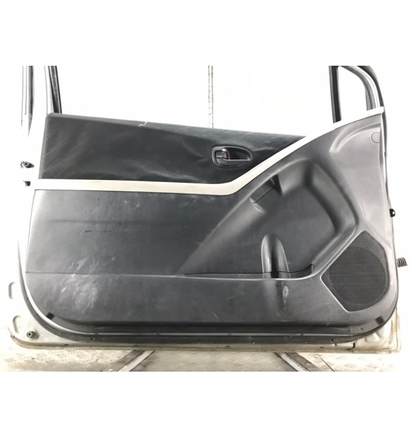 Дверь передняя левая бу для Toyota Yaris XP9 1.0 i,  2008 г.