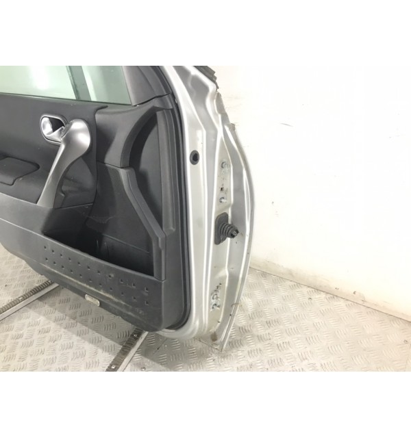 Дверь передняя левая бу для Renault Megane 2 1.5 DCi,  2006 г.