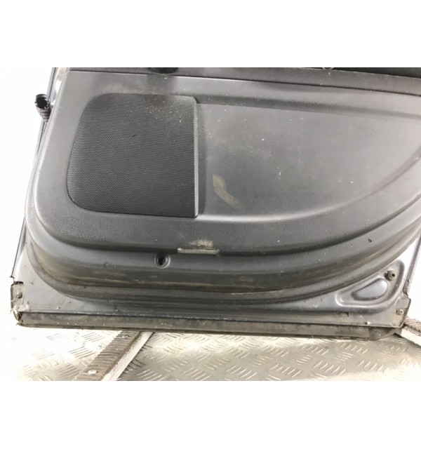 Дверь задняя правая бу для Audi A4 B6 1.9 TDi,  2003 г.