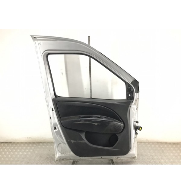 Дверь передняя левая бу для Opel Combo D 1.3 CDTI,  2014 г.