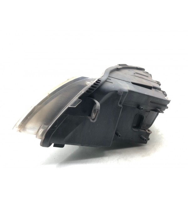 Фара правая бу для Audi A6 C6 2.7 TDi,  2006 г.