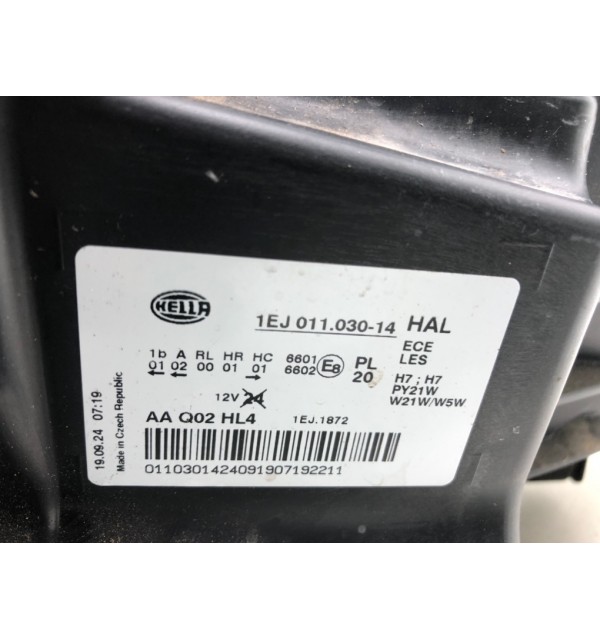 Фара правая бу для Mercedes Sprinter  2.2 CDi,  2016 г.