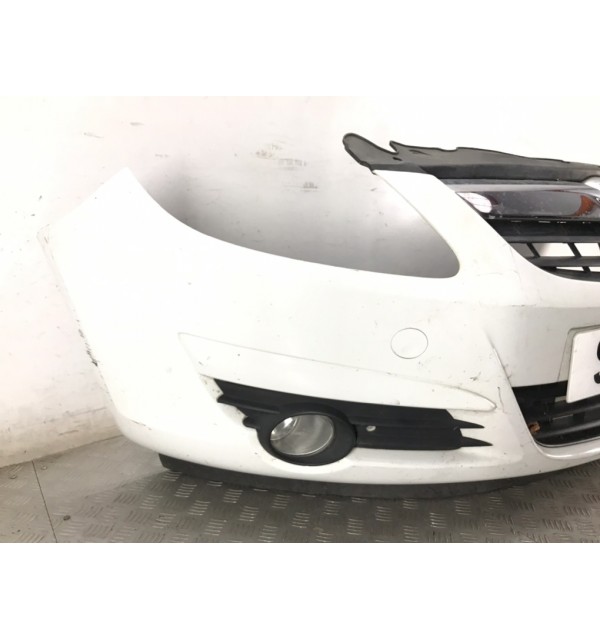 Бампер передний бу для Opel Corsa D 1.2 i,  2010 г.