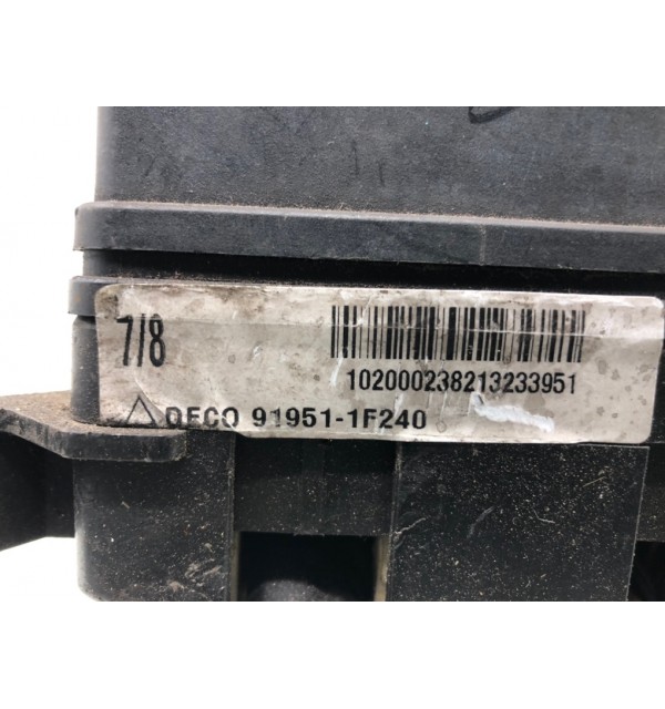 Блок предохранителей бу для Kia Sportage 2 2.0 CRDi,  2006 г.