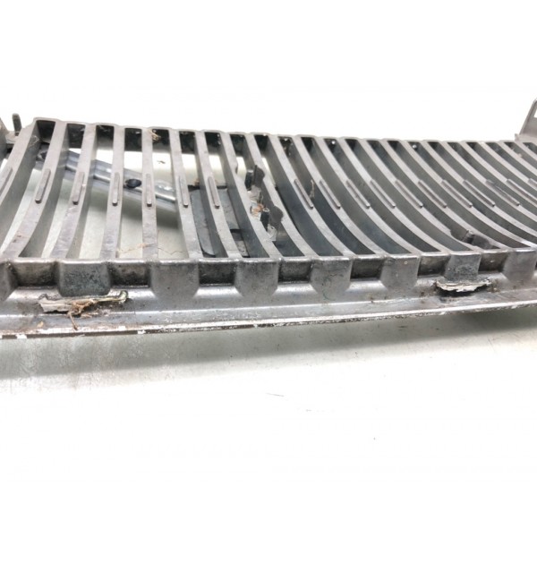 Решетка радиатора бу для Volvo V70 2 2.4 TD,  2003 г.