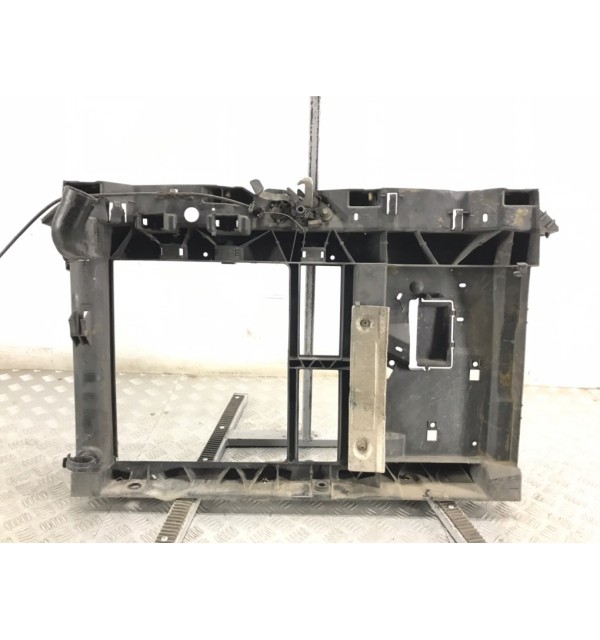 Панель передняя (телевизор) бу для Citroen C3 1 1.4 i,  2007 г.