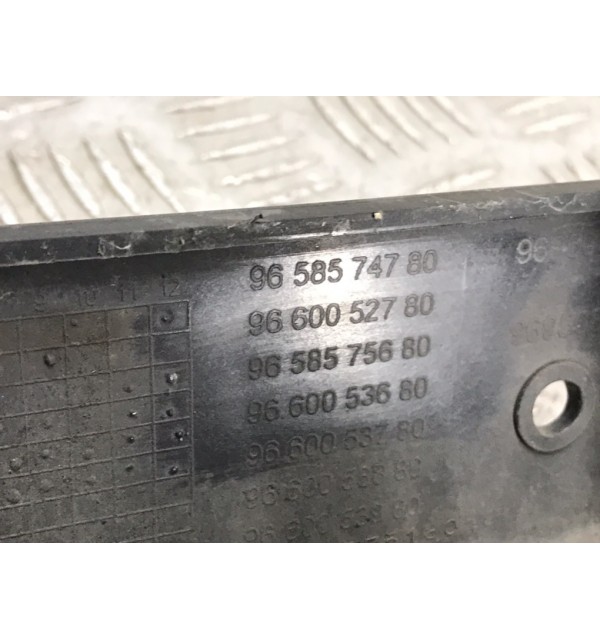 Панель передняя (телевизор) бу для Citroen C4 Grand Picasso  1.6 HDi,  2011 г.