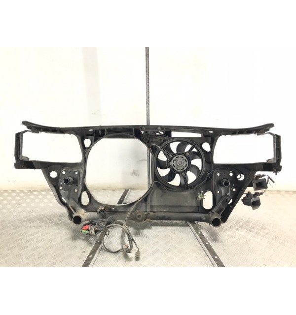 Панель передняя (телевизор) бу для Audi A4 B5 1.8 i,  1997 г.