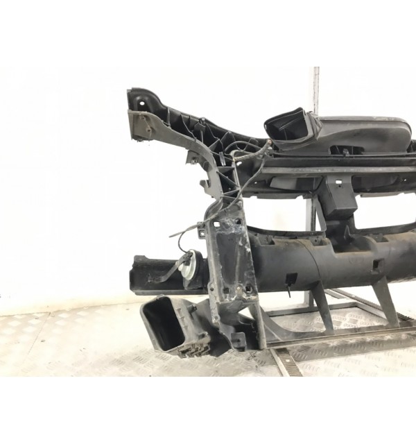 Панель передняя (телевизор) бу для BMW 3 E90/E91/E92/E93 2.5 i,  2005 г.