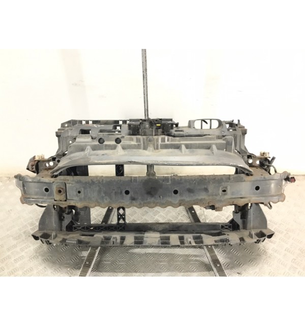 Панель передняя (телевизор) бу для Ford Fiesta 6 1.3 i,  2010 г.