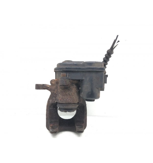 Суппорт задний левый бу для Nissan Qashqai 2 1.2 i,  2015 г.