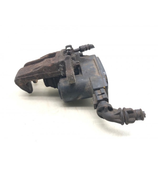 Суппорт задний правый бу для Hyundai i40  1.7 CRDi,  2016 г.