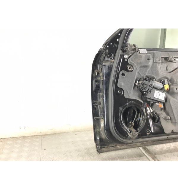 Дверь передняя правая бу для Audi A4 B7 2.0 TDi,  2007 г.
