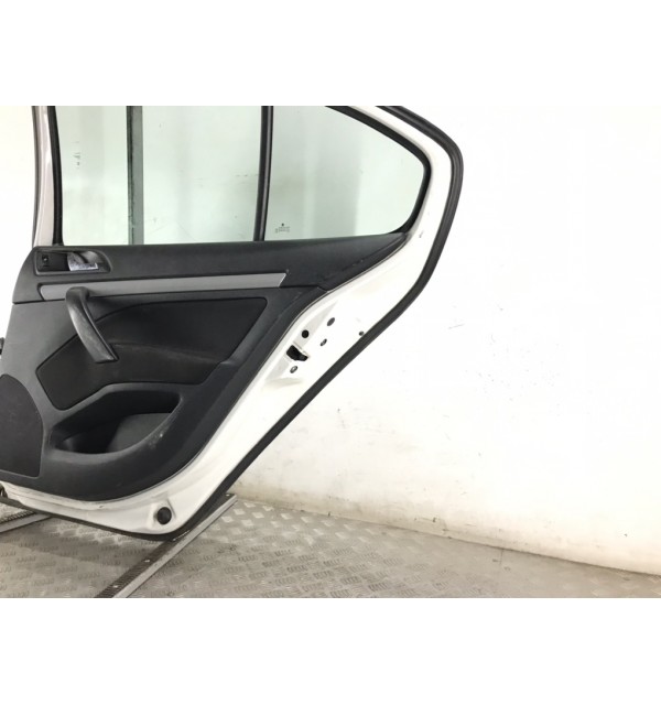 Дверь задняя правая бу для Skoda Octavia A5 1.6 TDi,  2012 г.