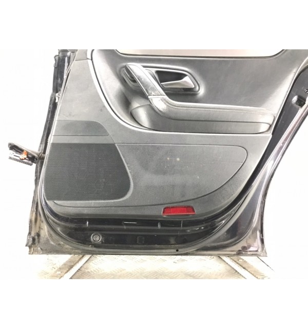 Дверь задняя правая бу для Volkswagen Passat CC  2.0 TDi,  2011 г.