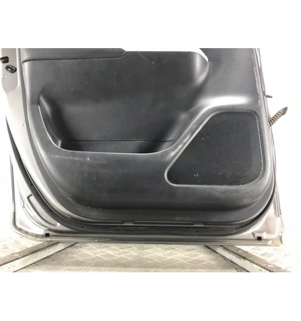 Дверь задняя левая бу для Nissan Navara 3 2.3 DCi,  2016 г.