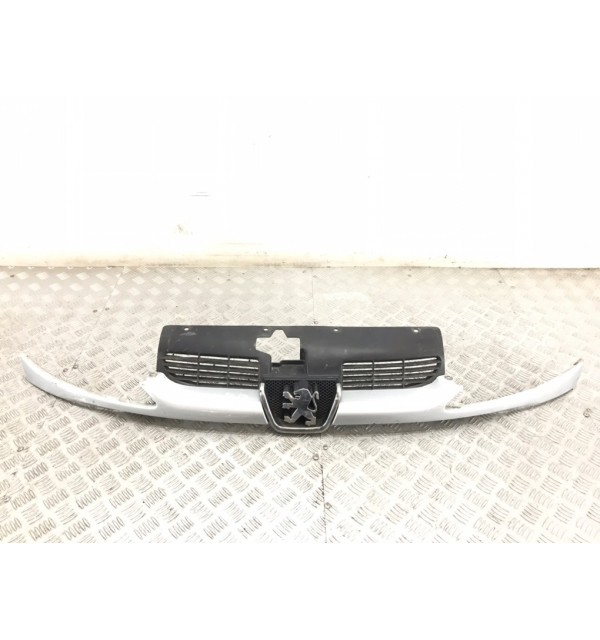 Решетка радиатора бу для Peugeot 206 1 1.4 HDi,  2006 г.