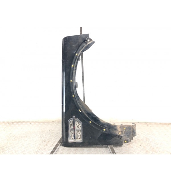 Крыло переднее правое бу для Land Rover Discovery 3 2.7 TD,  2007 г.