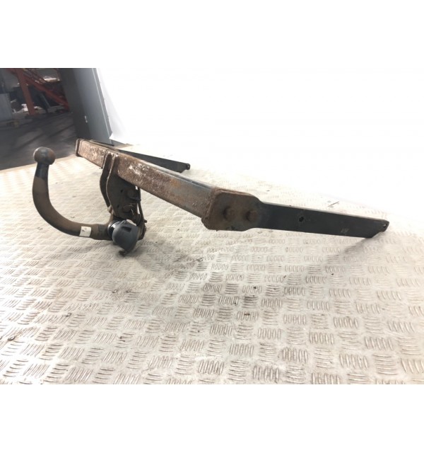 Прицепное устройство (фаркоп) бу для Audi A6 C5 2.5 TDi,  2003 г.