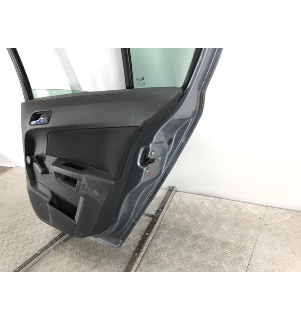 Дверь задняя правая бу для Opel Astra H 1.6 i,  2006 г.