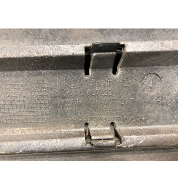 Бампер передний бу для Volkswagen Polo 4 1.4 i,  2002 г.