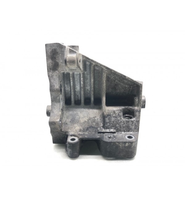 Кронштейн генератора бу для BMW X3 E83 2.0 TD,  2008 г.