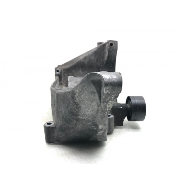 Кронштейн генератора бу для BMW X3 E83 2.0 TD,  2008 г.