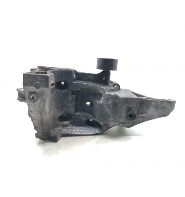 Кронштейн генератора бу для BMW X3 E83 2.0 TD,  2008 г.