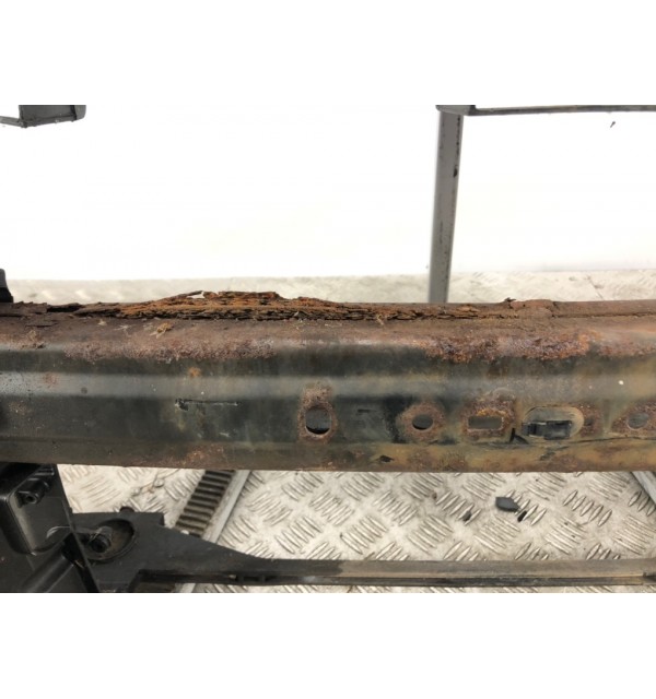 Панель передняя (телевизор) бу для Ford Fiesta 5 1.4 i,  2008 г.