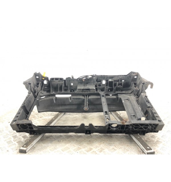 Панель передняя (телевизор) бу для Ford Fiesta 6 1.4 TDCi,  2009 г.