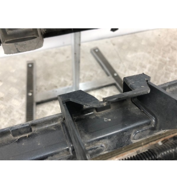 Панель передняя (телевизор) бу для Ford C-Max 1 1.8 i,  2009 г.