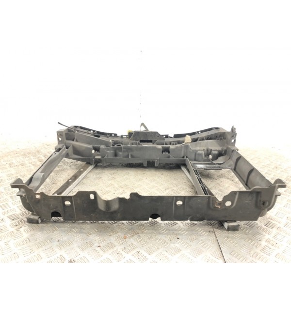 Панель передняя (телевизор) бу для Citroen C3 Picasso  1.6 HDi,  2010 г.