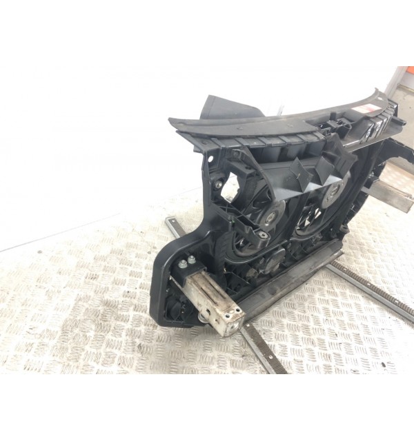 Панель передняя (телевизор) бу для Audi A6 C6 2.4 i,  2004 г.