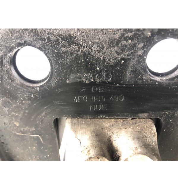 Панель передняя (телевизор) бу для Audi A6 C6 2.4 i,  2004 г.