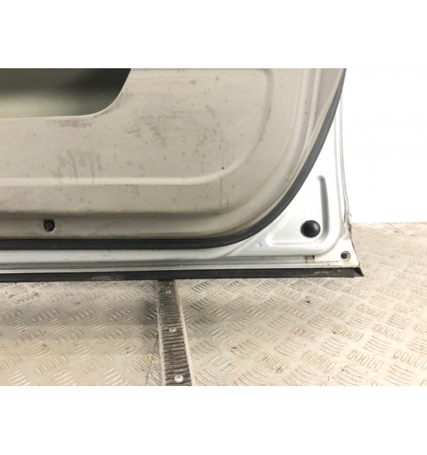 Дверь передняя правая бу для Audi A6 C6 2.4 i,  2004 г.