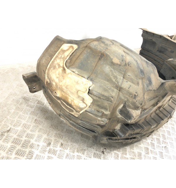 Защита арок передняя правая (подкрылок) бу для Nissan Navara 3 2.3 DCi,  2016 г.